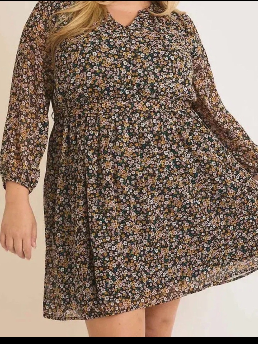 Plus Size Black Ditsy Floral Mini Dress